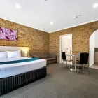 Business 18 image COMFORT INN & SUITES MANHATTAN Hotel in Adelaide SA