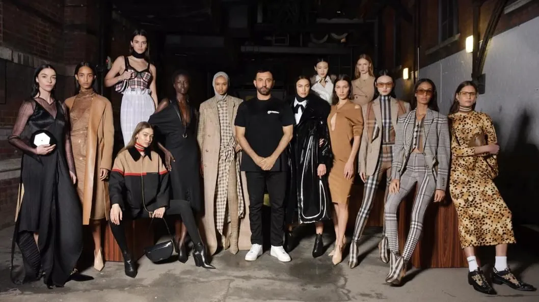 Business 24 image BURBERRY