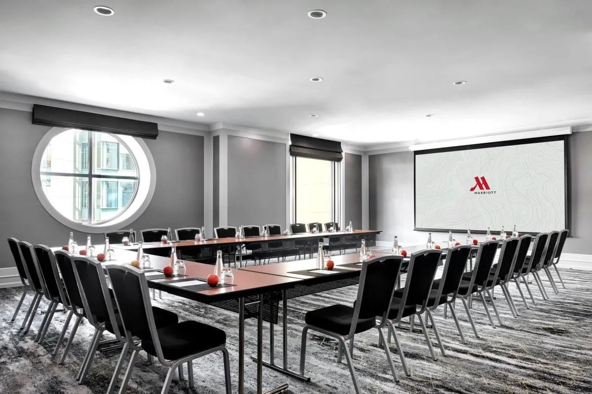 Business 54 image BRISBANE MARRIOTT HOTEL