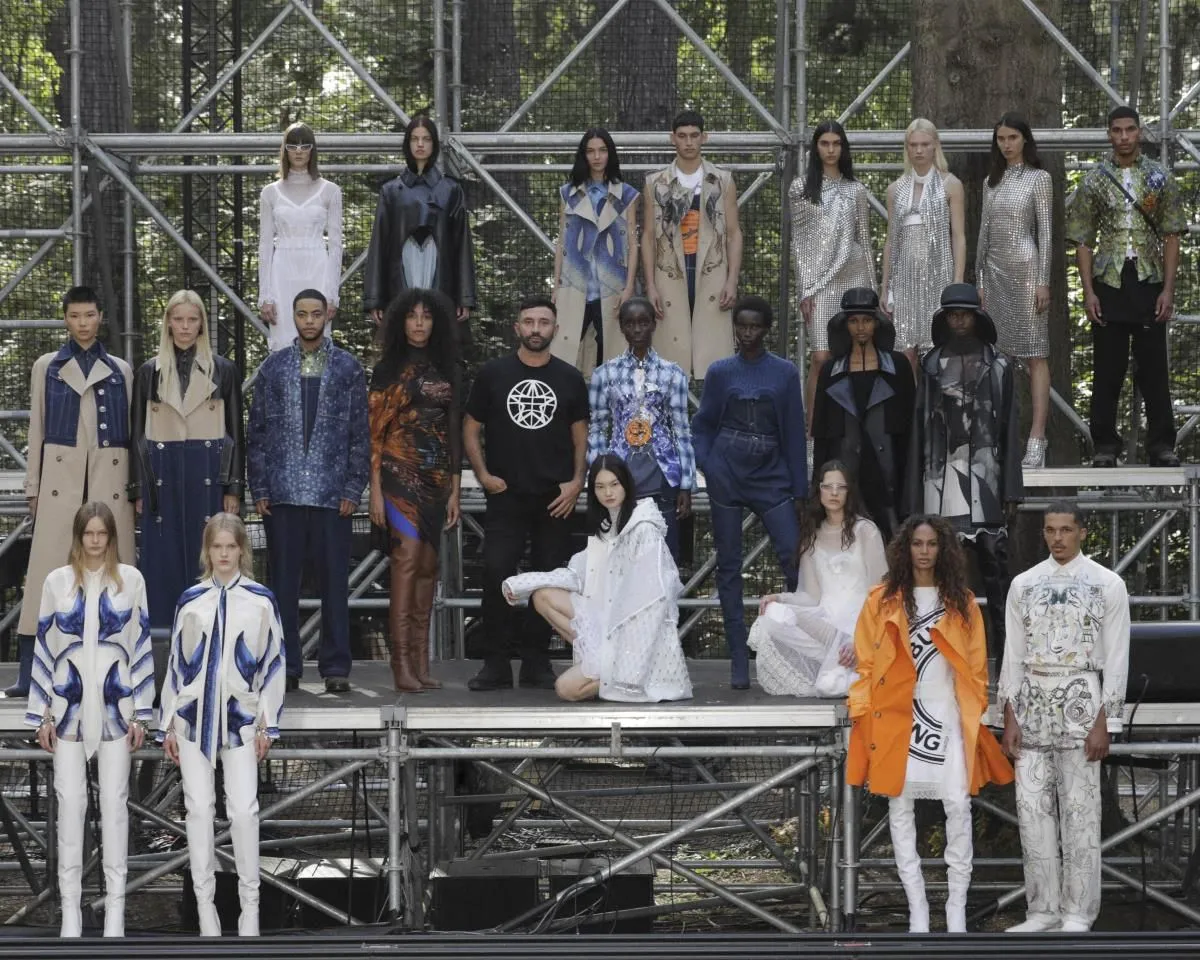 Business 33 image BURBERRY