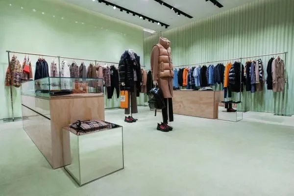 Business 10 image BURBERRY