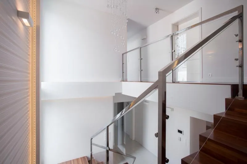 Business 4 image ULTIMATE FRAMELESS GLASS