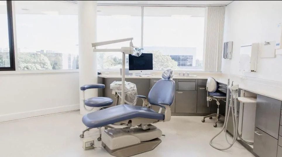 Business 3 image DR MATTHEW KINSELLA, GENERAL, COSMETIC & IMPLANT DENTISTRY